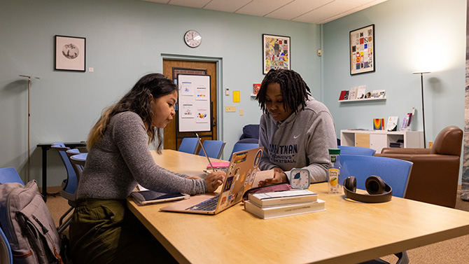 Student learning inside the Academic Resource Center